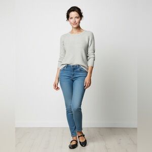 Seven 7, woman’s tapered leg jeans. Size 4